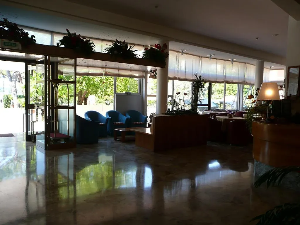 Hotel Splendid Toscolano Maderno 3*,  Italy
