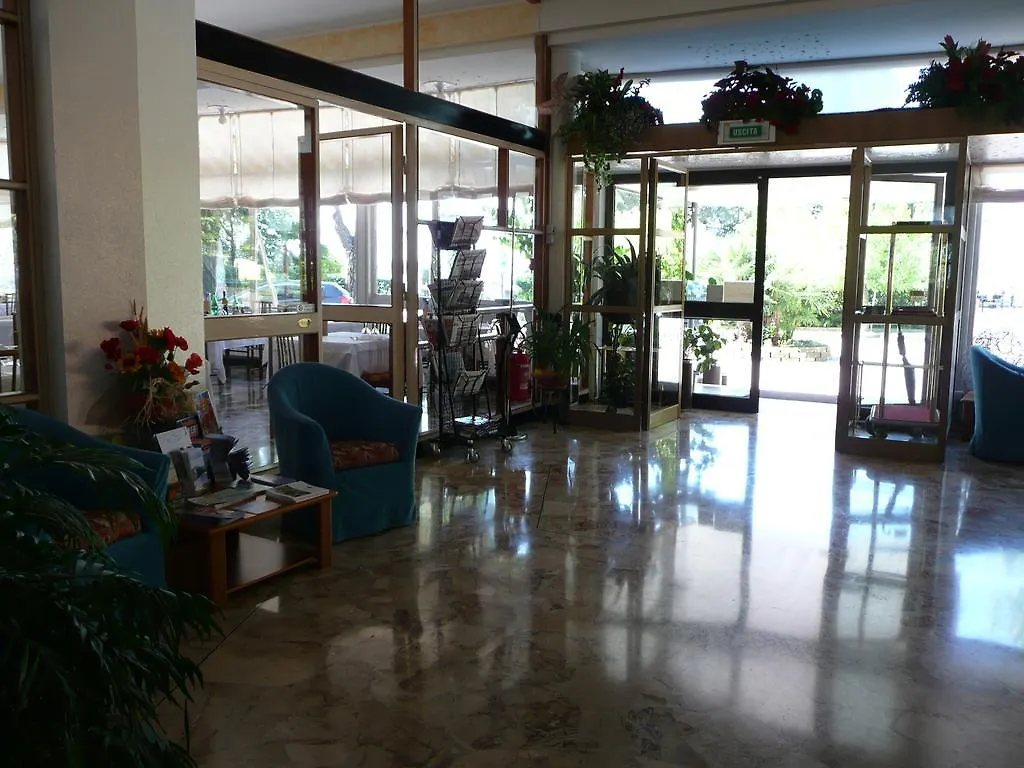 Hotel Splendid Toscolano Maderno 3*,  Italy